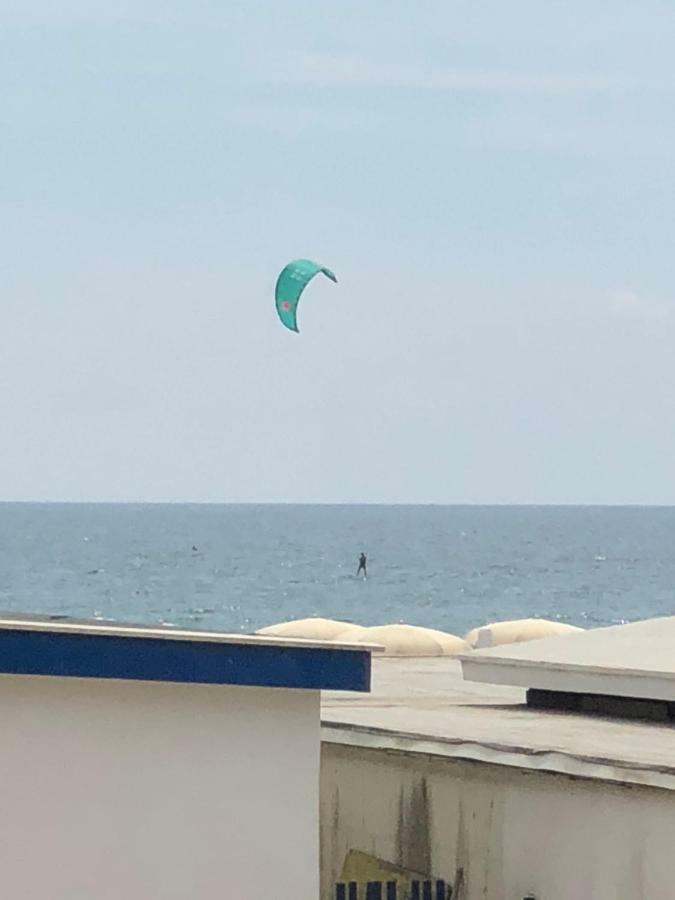 Sea Of ​​Rome Near The Center Of The Eternal City! Lido di Ostia Exterior photo