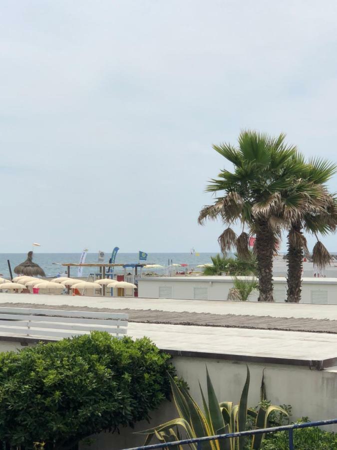 Sea Of ​​Rome Near The Center Of The Eternal City! Lido di Ostia Exterior photo
